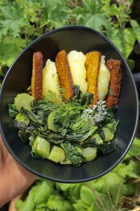 Gemüsemalve als gesottenes Gemüse mit Mandeltofu