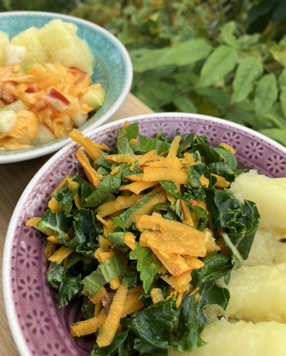 Kürbis Grünkohl Rohkost Salat.