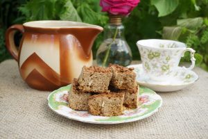 Black Thor und Schwarztee im Pot.