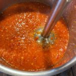 Chili Soße pürieren und abkochen