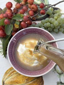 Traubensosse im Naturjoghurt