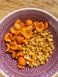 Kernli Tee aus den mild gerösteten Samen der Rose Hagebutte.