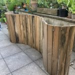 Alter Lattenrost wird Sichtschutz.