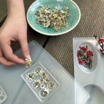 Gießseife mit Gänseblümchen.